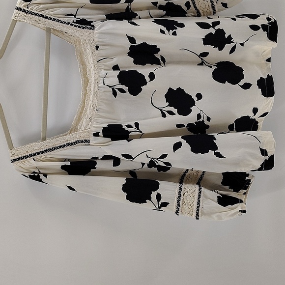 Maurices Square Neck Blouse Black Floral On Cream Size XL Peasant Style Top - Picture 2 of 8